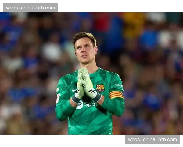 点球大战前，特尔施特根与门将教练反复观看对方罚球习惯录像