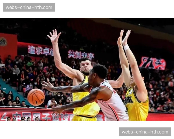 广东宏远官方宣布签下美国中锋拉科塞维奇，增强内线轮换深度